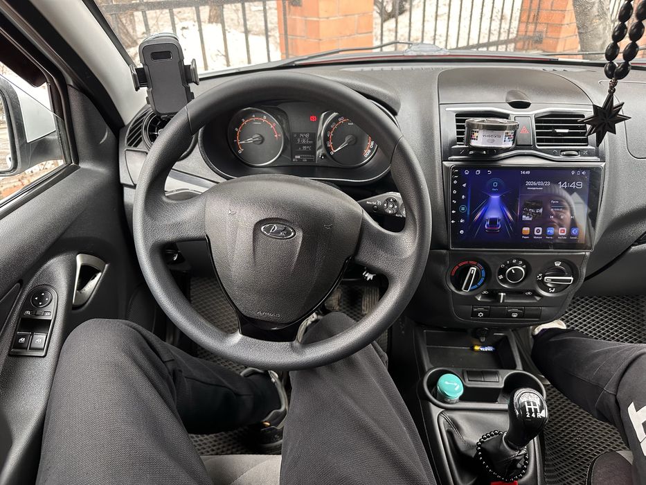 LADA granta 2023 год