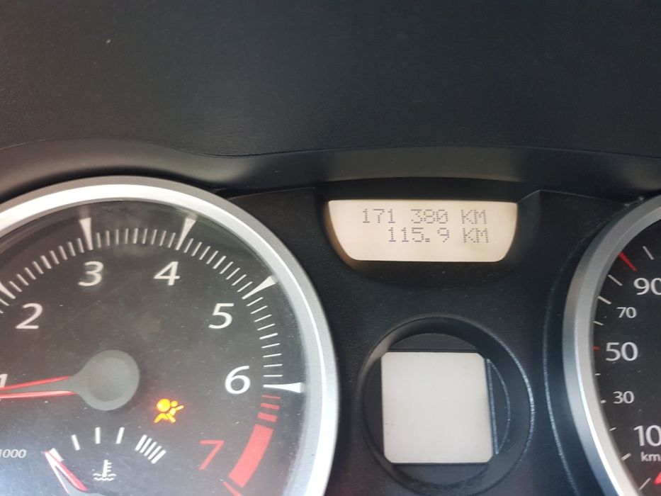 Продавам Renault Megane 1.6 I