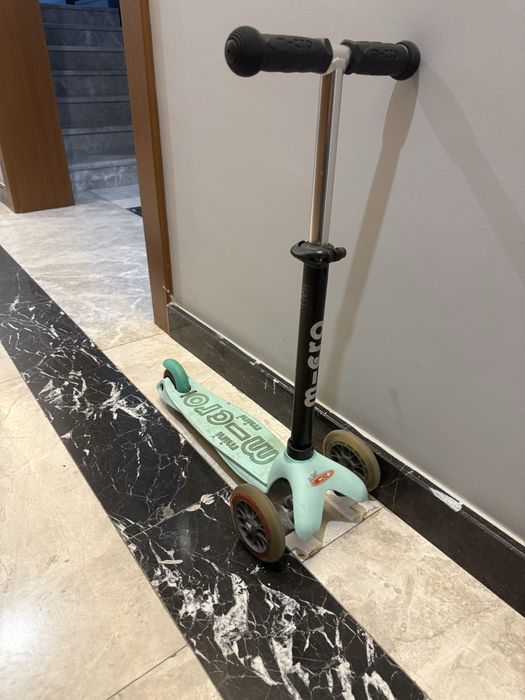 Продам детский самокат Micro Mini Deluxe