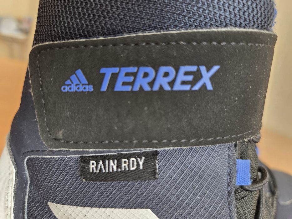 Ботинки  Adidas  оригинал