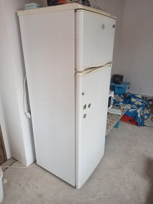 Холодильник рабочем состоянии