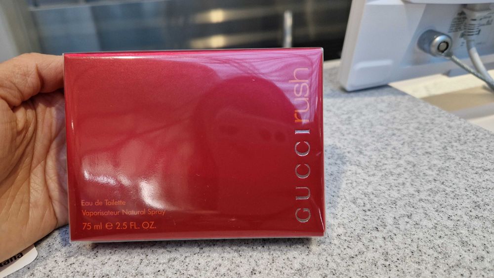 Парфюм: Gucci Rush, Ralph Lauren Romance.