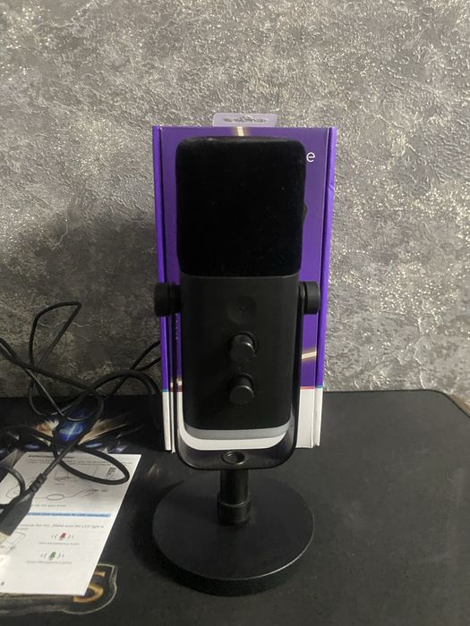 Продам микрофон фифаин Ам8