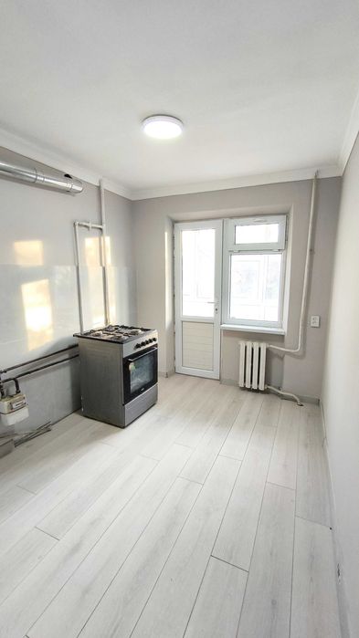Продаётся 1-комнатная квартира в районе ПАРК МЕТАЛЛУРГОВ. Этаж: 2 из 5