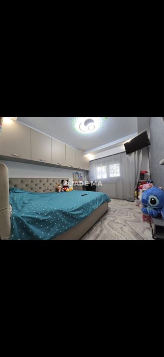 Vand apartament decomandat la parter