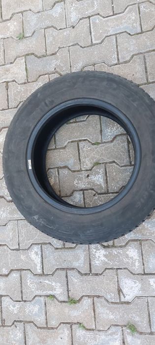 Vând cauciucuri de iarnă 215 65 R16 Duster