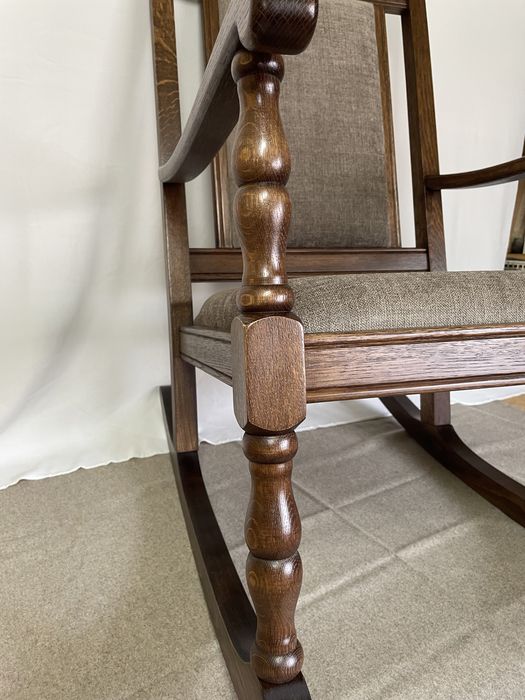 Люлеещ се стол от масив