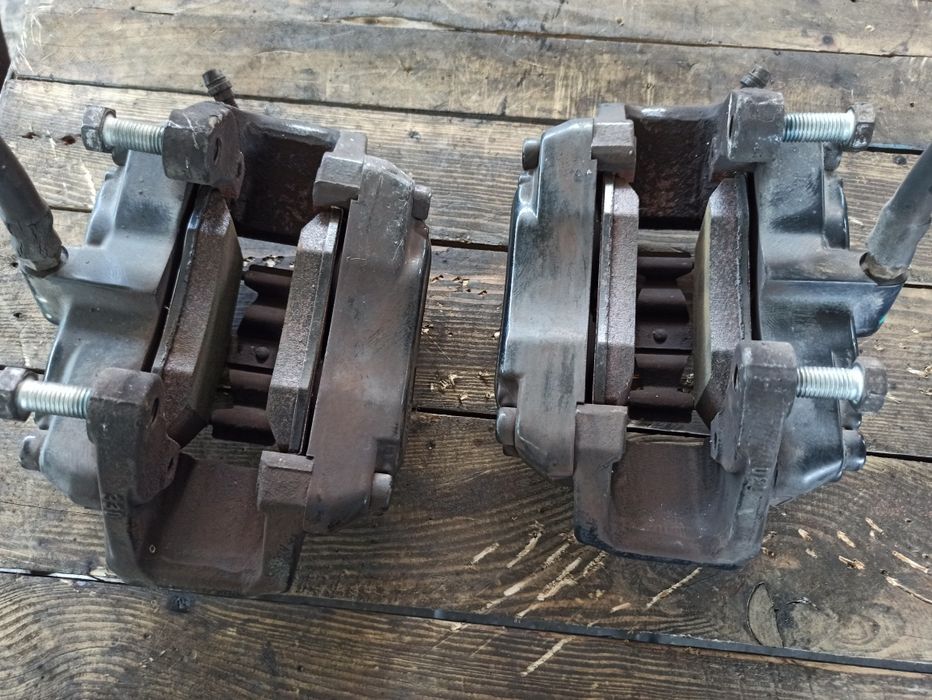 Спирачни апарати BREMBO Мерцедес, спирачни дискове перфорирани