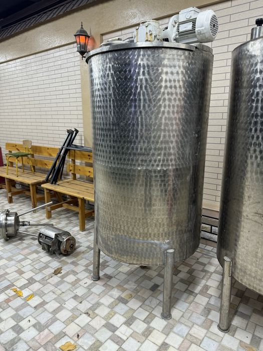 Продам пищевые нержавеющие бочки из стали высота 127см диаметр 80см(2ш