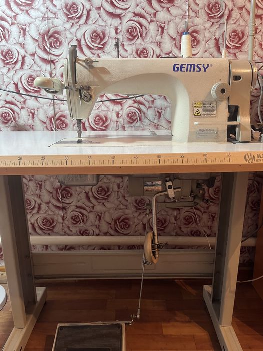 Продам швейную машинку Gemsy