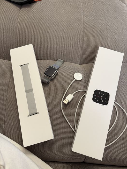 Apple Watch Series 6, GPS + Cellular, Silver Milanese loop