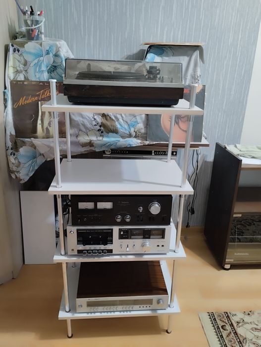 Стойка под аудио аппаратуру