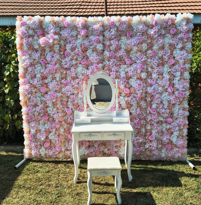 Inchiriem corturi si pavilioane pentru evenimente. Panou floral cu bancuta,  decor mireasa, etc
