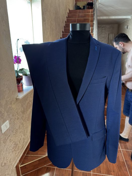 Costum Zara Albastru marimea 50 , purtat de 4 ori