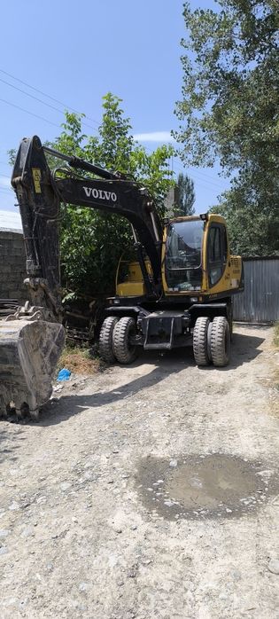Volvo 130 sotiladi yili 2003 holati a'lodarajada