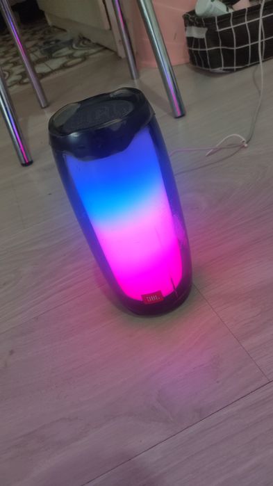 Продается колонка jbl Pullse 4 оригинал
