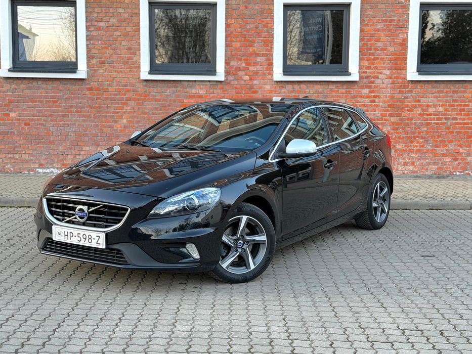 Volvo - V40 / 2.0d /  R design / Napa/ 2016 / Euro 6 / Cockpit / Navi