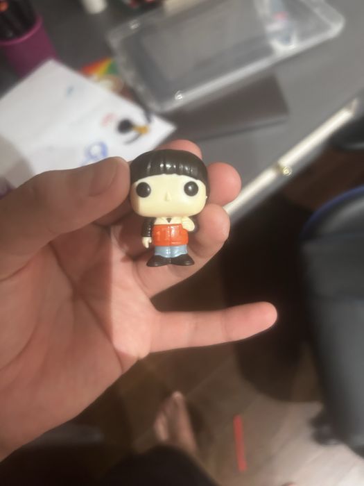 Продаеться коллекционная фигурка уилл из сериала очень странные дела