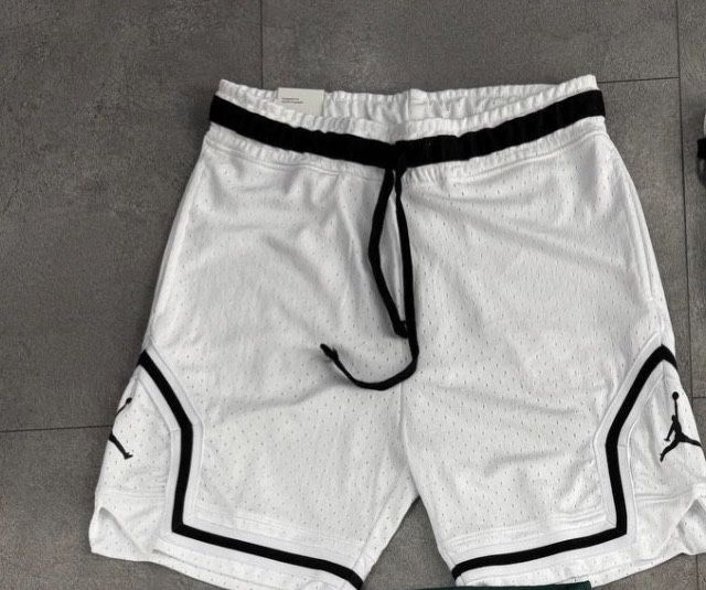 Compleu Jordan barbati