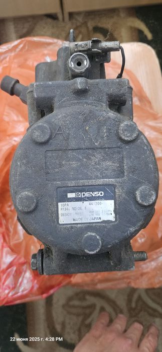 Продам компрессор на  автомобиль тойота.