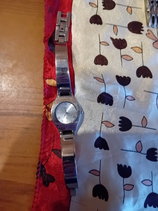 VIND CEASURI FOSSIL dama, ceas barbatesc,aparat foto Nikon