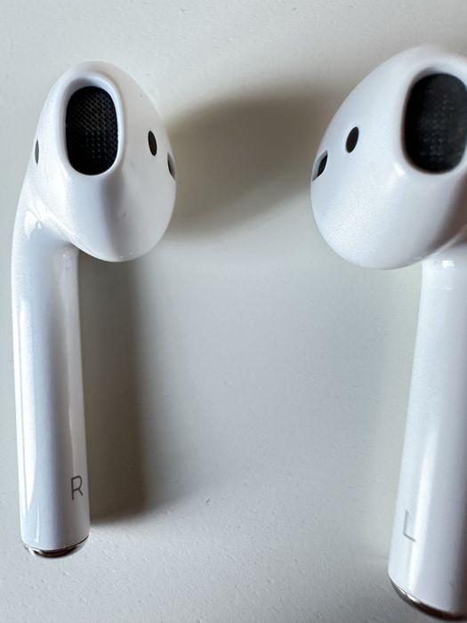 Apple airpods 2