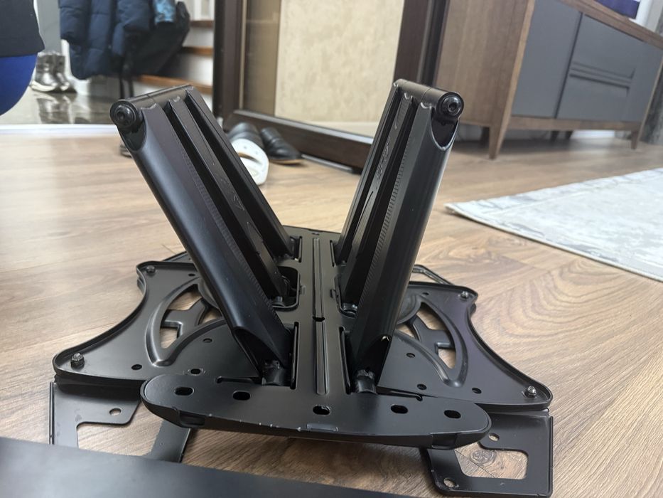 Кронштейн с полкой подставкой