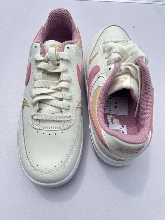 Adidasi nike noi 40,5