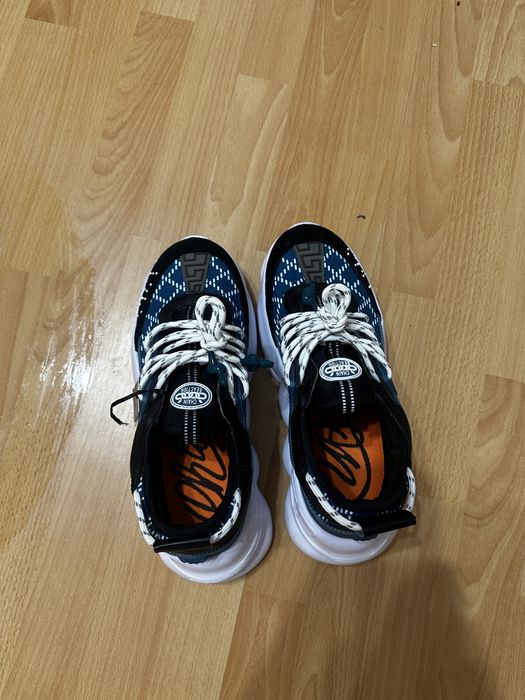 Adidasi chain reaction