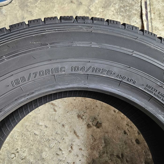 2 Нови бусови всесезонни гуми 195/70R15C Falken EuroAll Season VAN11 104/102S DOT2025 M+S 3PMSF