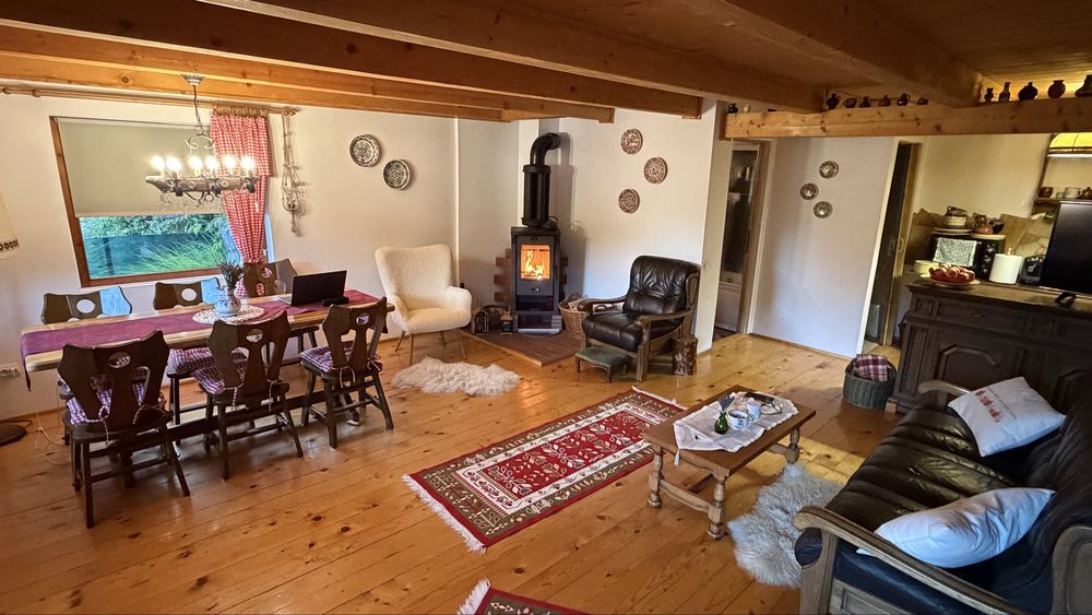 Casă de vacanță, cabană de vânzare pe Valea Bistrei in zonă liniștită cu panoramă deosebită