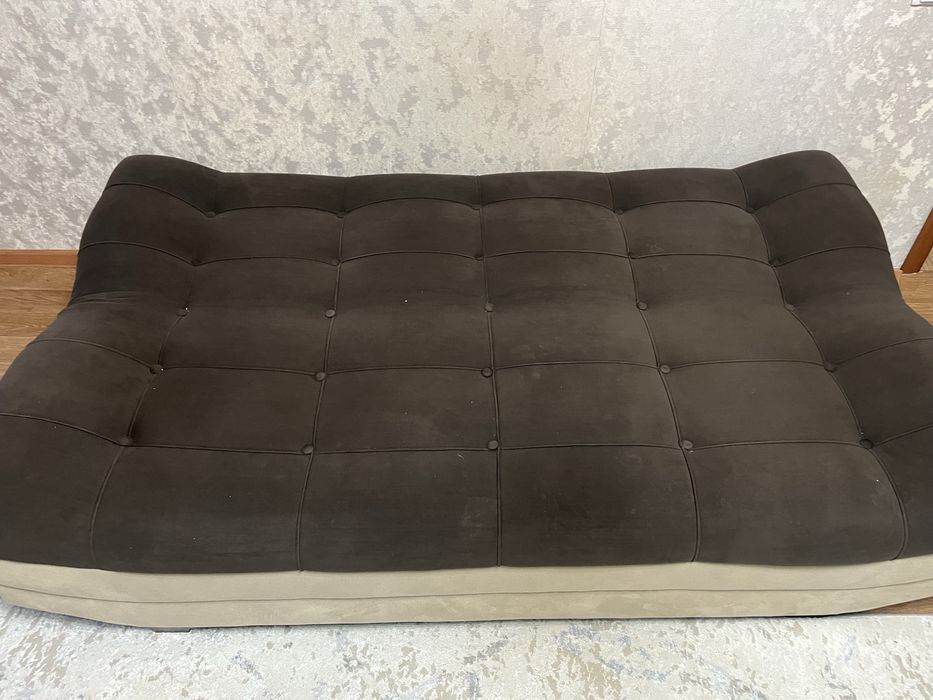 Продам диван в хорошем состоянии