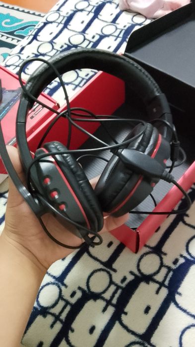 Продам игровые наушники