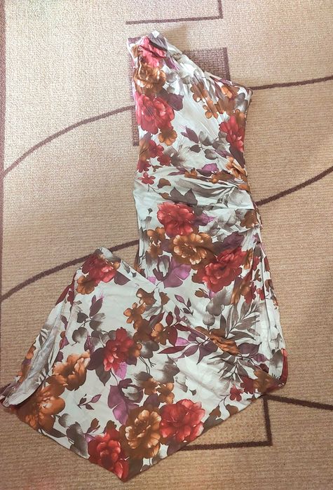 Дълга рокля на Вивел фешън.