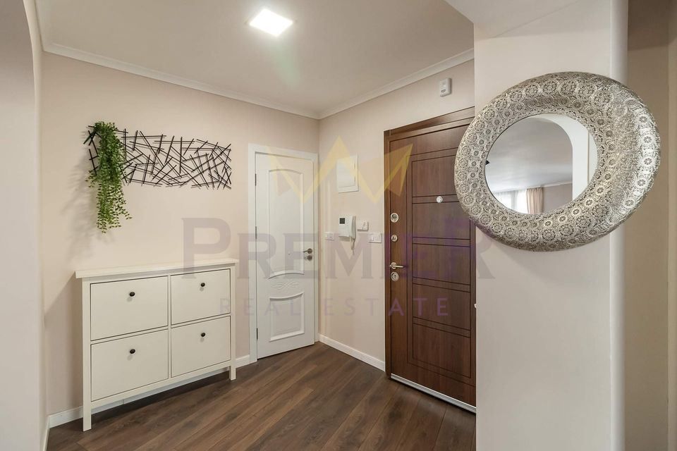 Дава се под наем Тристаен апартамент в Варна, Център - 103 кв.м за 1445.85 € - Снимка #9