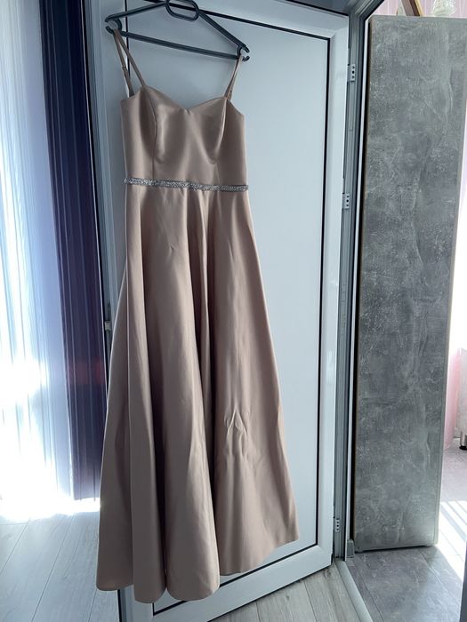 Дълга официална рокля