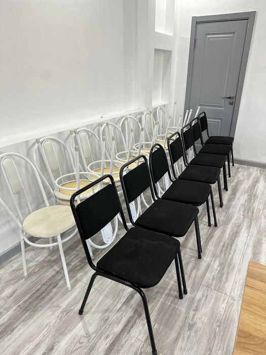 Стулья для офиса Черные/Белые