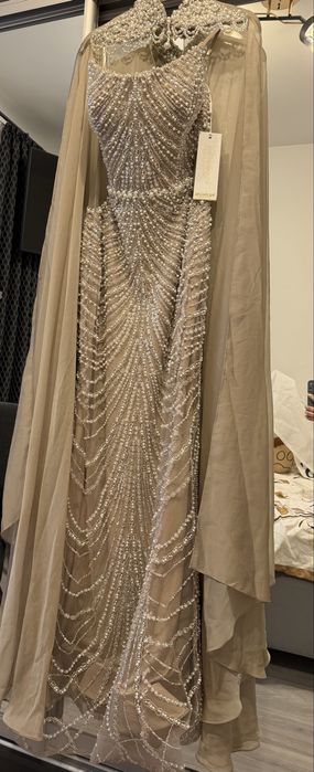 Vând rochie elegantă cu paiete si perluțe