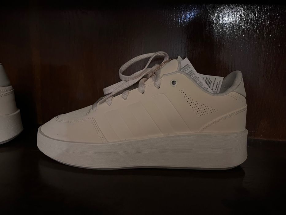 Дамски кецове Adidas MUALLY