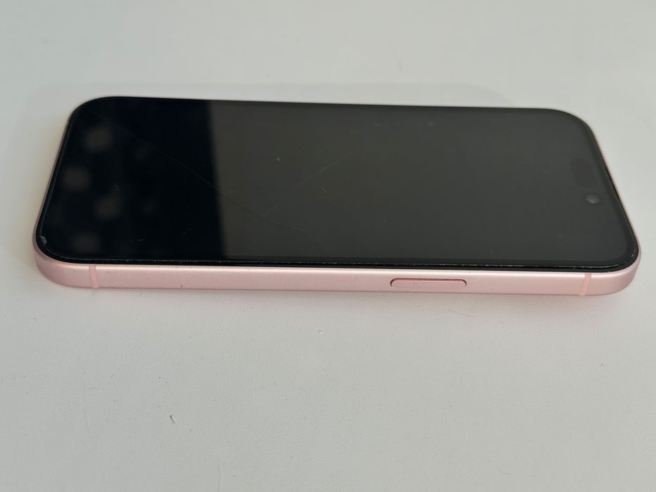 iPhone 15 128 ГБ Pink — отличное состояние
