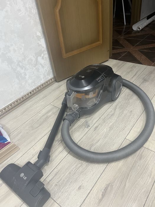 Продам пылесос фирмы LG