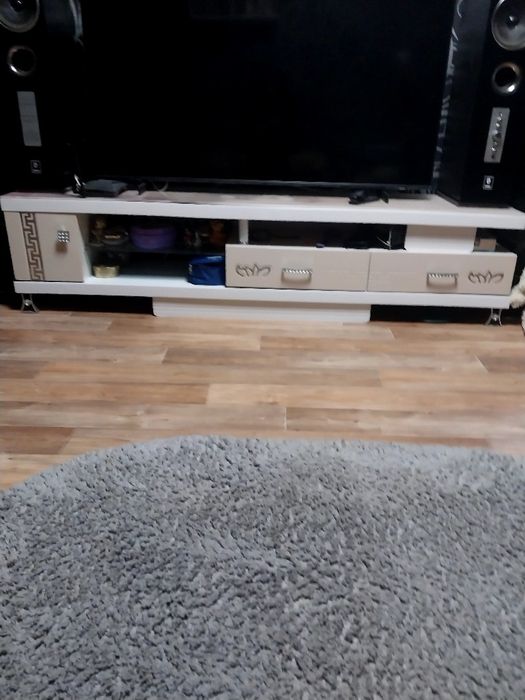 Продам тумбочку под телевизор