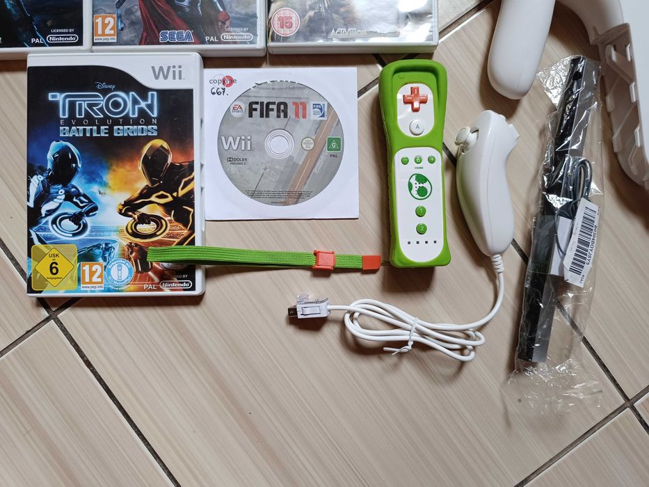 Wii full cu accesorii jocuri originale Fifa 11 Thor Call Of Duty Tron