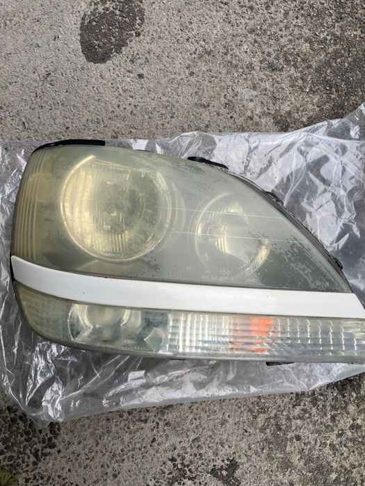 Фары от Lexus RX300 / Toyota Harrier