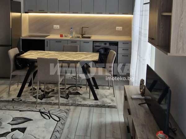 2-стаен, Пловдив, Младежки хълм, 70 кв.м., 700 €