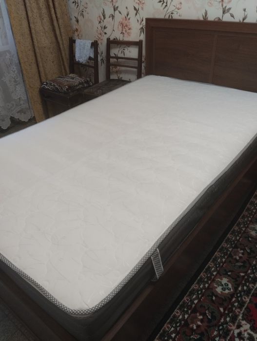 Продам кровать полуторка