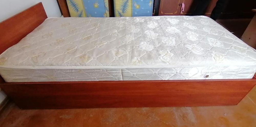 Односпальная кровать