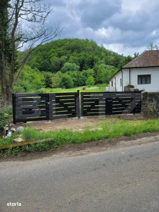 Casa de vanzare, 135 mp si 5 hectare de teren, langa Deva