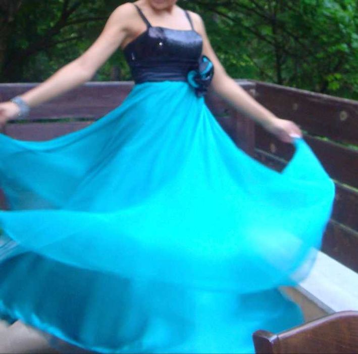 Абитуриентска (бална, шаферска, официална) рокля