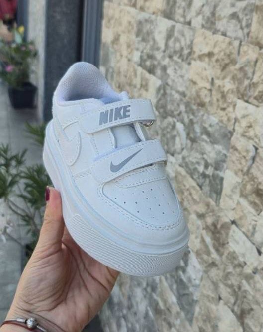 Adidasi fetite și baieti